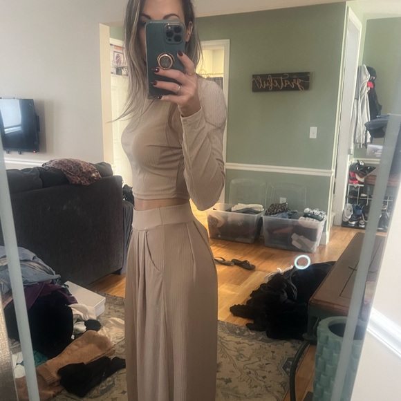 Two piece lounge, work, go out set - Picture 5 of 6